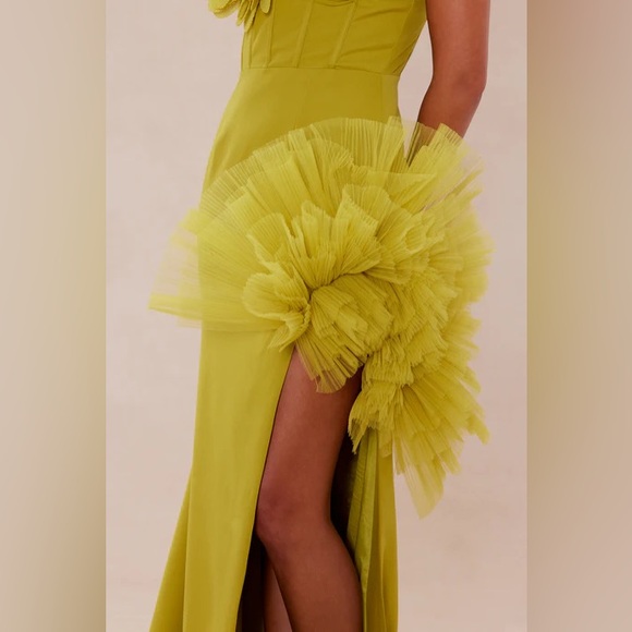 Sarafina Ruffle Maxi Dress - Chartreuse - size 2X - Picture 4 of 8